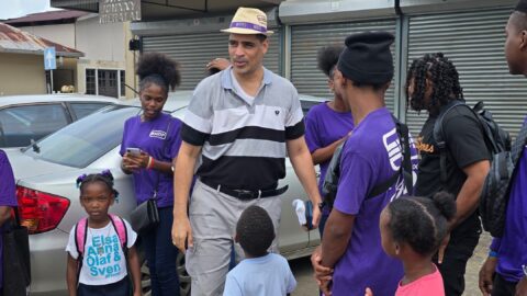https://michaelashwinadhin.com/wp-content/uploads/2025/02/Veldwerk-Lelydorp-09.02.2025-Michael-Ashwin-Adhin-NDP-Suriname-3v.jpg
