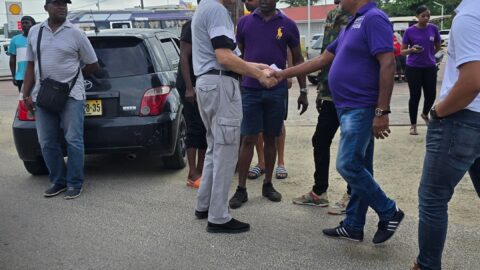 https://michaelashwinadhin.com/wp-content/uploads/2025/02/Veldwerk-Lelydorp-09.02.2025-Michael-Ashwin-Adhin-NDP-Suriname-9v.jpg