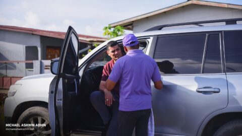 https://michaelashwinadhin.com/wp-content/uploads/2025/02/Veldwerk-Lelydorp-10.02.2025-Michael-Ashwin-Adhin-NDP-Suriname-1.jpg