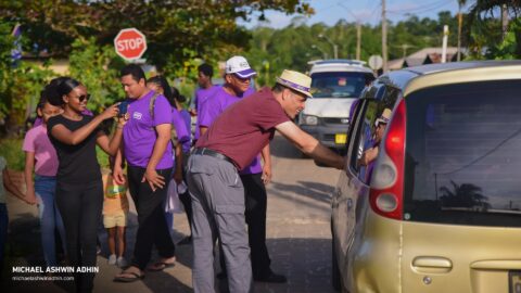 https://michaelashwinadhin.com/wp-content/uploads/2025/02/Veldwerk-Lelydorp-10.02.2025-Michael-Ashwin-Adhin-NDP-Suriname-10.jpg