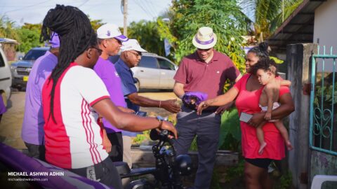 https://michaelashwinadhin.com/wp-content/uploads/2025/02/Veldwerk-Lelydorp-10.02.2025-Michael-Ashwin-Adhin-NDP-Suriname-14.jpg