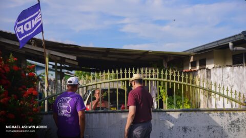 https://michaelashwinadhin.com/wp-content/uploads/2025/02/Veldwerk-Lelydorp-10.02.2025-Michael-Ashwin-Adhin-NDP-Suriname-22.jpg