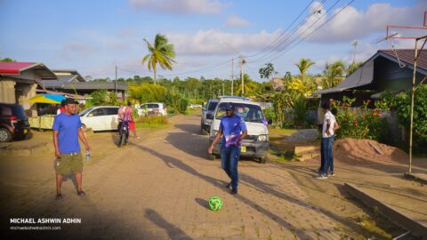 https://michaelashwinadhin.com/wp-content/uploads/2025/02/Veldwerk-Lelydorp-10.02.2025-Michael-Ashwin-Adhin-NDP-Suriname-37.jpg