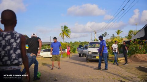 https://michaelashwinadhin.com/wp-content/uploads/2025/02/Veldwerk-Lelydorp-10.02.2025-Michael-Ashwin-Adhin-NDP-Suriname-38.jpg
