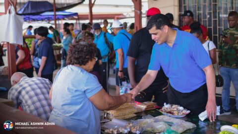 https://michaelashwinadhin.com/wp-content/uploads/2025/03/Bezoek-3de-Rijweg-Kwatta-Markt-30-03-2025-Mchael-Ashwin-Adhin-NDP-Suriname-z_16.jpg