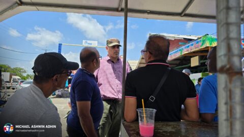 https://michaelashwinadhin.com/wp-content/uploads/2025/03/Bezoek-Markt-Nickerie-01-03-2025-Michael-Ashwin-Adhin-10.jpg