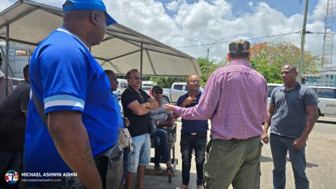 https://michaelashwinadhin.com/wp-content/uploads/2025/03/Bezoek-Markt-Nickerie-01-03-2025-Michael-Ashwin-Adhin-11.jpg