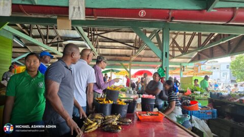 https://michaelashwinadhin.com/wp-content/uploads/2025/03/Bezoek-Markt-Nickerie-01-03-2025-Michael-Ashwin-Adhin-16.jpg