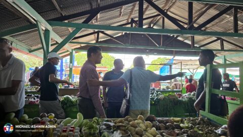 https://michaelashwinadhin.com/wp-content/uploads/2025/03/Bezoek-Markt-Nickerie-01-03-2025-Michael-Ashwin-Adhin-19.jpg
