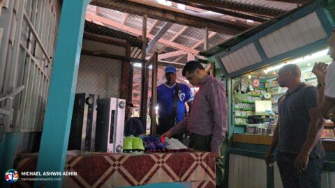 https://michaelashwinadhin.com/wp-content/uploads/2025/03/Bezoek-Markt-Nickerie-01-03-2025-Michael-Ashwin-Adhin-4.jpg