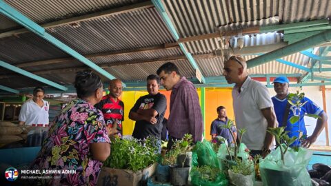 https://michaelashwinadhin.com/wp-content/uploads/2025/03/Bezoek-Markt-Nickerie-01-03-2025-Michael-Ashwin-Adhin-6.jpg
