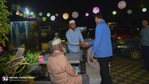 https://michaelashwinadhin.com/wp-content/uploads/2025/03/Bezoek-Moskee-Commewijne-27-02-2025-Michael-Ashwin-Adhin-NDP-Suriname-10.jpg