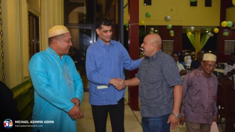 https://michaelashwinadhin.com/wp-content/uploads/2025/03/Bezoek-Moskee-Commewijne-27-02-2025-Michael-Ashwin-Adhin-NDP-Suriname-31.jpg