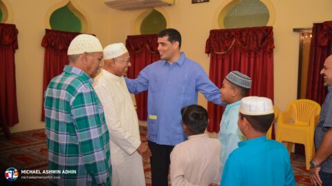 https://michaelashwinadhin.com/wp-content/uploads/2025/03/Bezoek-Moskee-Commewijne-27-02-2025-Michael-Ashwin-Adhin-NDP-Suriname-32.jpg