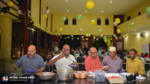 https://michaelashwinadhin.com/wp-content/uploads/2025/03/Bezoek-Moskee-Commewijne-27-02-2025-Michael-Ashwin-Adhin-NDP-Suriname-38.jpg