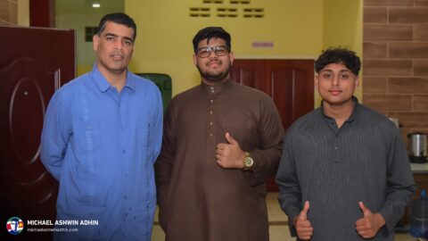https://michaelashwinadhin.com/wp-content/uploads/2025/03/Bezoek-Moskee-Commewijne-27-02-2025-Michael-Ashwin-Adhin-NDP-Suriname-41.jpg