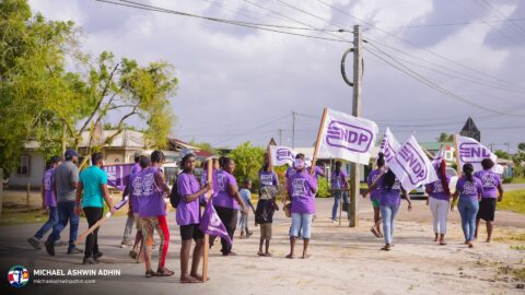 https://michaelashwinadhin.com/wp-content/uploads/2025/03/Huis-aan-huis-campagne-Esperanceweg-21-03-2025-Michael-Ashwin-Adhin-11.jpg