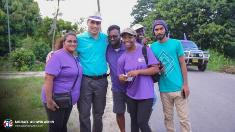 https://michaelashwinadhin.com/wp-content/uploads/2025/03/Huis-aan-huis-campagne-Esperanceweg-21-03-2025-Michael-Ashwin-Adhin-22.jpg