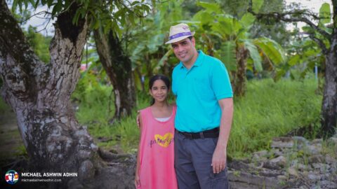 https://michaelashwinadhin.com/wp-content/uploads/2025/03/Huis-aan-huis-campagne-Esperanceweg-21-03-2025-Michael-Ashwin-Adhin-23.jpg