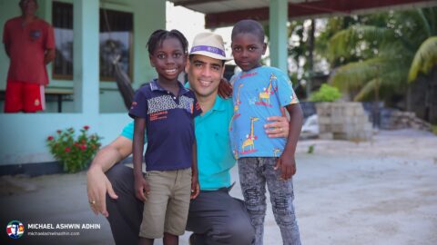 https://michaelashwinadhin.com/wp-content/uploads/2025/03/Huis-aan-huis-campagne-Esperanceweg-21-03-2025-Michael-Ashwin-Adhin-35.jpg