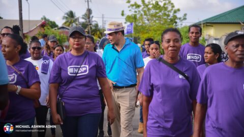 https://michaelashwinadhin.com/wp-content/uploads/2025/03/MAA-Huis-aan-Huis-Welgelegen-23-03-2025-Michael-Ashwin-Adhin-NDP-Suriname-19.jpg