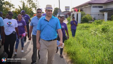 https://michaelashwinadhin.com/wp-content/uploads/2025/03/MAA-Huis-aan-Huis-Welgelegen-23-03-2025-Michael-Ashwin-Adhin-NDP-Suriname-21.jpg