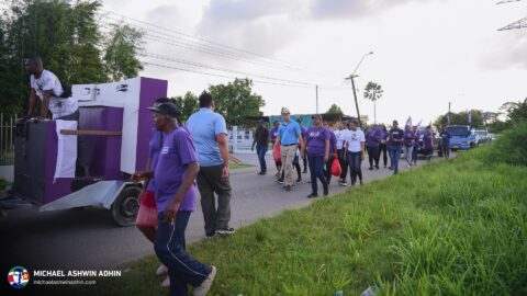 https://michaelashwinadhin.com/wp-content/uploads/2025/03/MAA-Huis-aan-Huis-Welgelegen-23-03-2025-Michael-Ashwin-Adhin-NDP-Suriname-24.jpg
