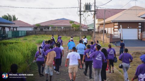 https://michaelashwinadhin.com/wp-content/uploads/2025/03/MAA-Huis-aan-Huis-Welgelegen-23-03-2025-Michael-Ashwin-Adhin-NDP-Suriname-61.jpg