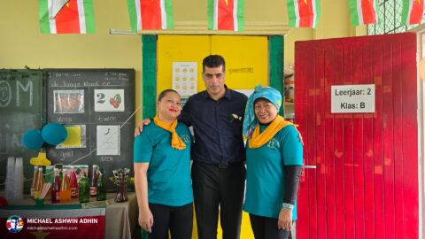 https://michaelashwinadhin.com/wp-content/uploads/2025/03/Nationale-Voorleesdag-4-maart-2025-Michael-Ashwin-Adhin-NDP-Suriname-16.jpg