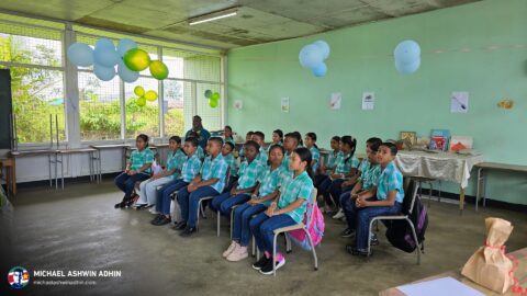 https://michaelashwinadhin.com/wp-content/uploads/2025/03/Nationale-Voorleesdag-4-maart-2025-Michael-Ashwin-Adhin-NDP-Suriname-7.jpg