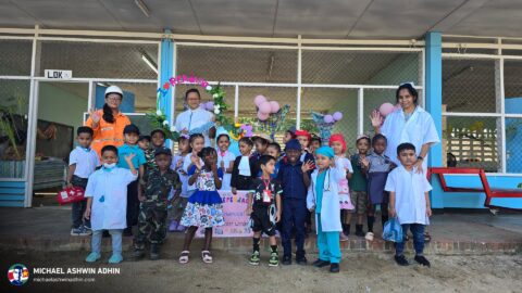 https://michaelashwinadhin.com/wp-content/uploads/2025/03/Nationale-Voorleesdag-OS-Koewarasan-4-maart-2025-Michael-Ashwin-Adhin-NDP-Suriname-2.jpg