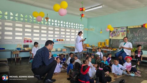 https://michaelashwinadhin.com/wp-content/uploads/2025/03/Nationale-Voorleesdag-OS-Koewarasan-4-maart-2025-Michael-Ashwin-Adhin-NDP-Suriname-23.jpg