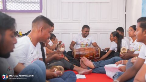 https://michaelashwinadhin.com/wp-content/uploads/2025/03/Phagwa-Boodschap-09.03.2025-Info-Centrum-Welgelegen-Maart-2025-Michael-Ashwin-Adhin-NDP-Suriname-08.jpg