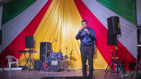 https://michaelashwinadhin.com/wp-content/uploads/2025/03/Phagwa-Boodschap-Sportcomplex-Kwatta-13-03-2025-Michael-Ashwin-Adhin-NDP-Suriname-13.jpg