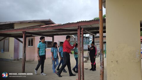 https://michaelashwinadhin.com/wp-content/uploads/2025/03/Voorleesdag-OS-Maretraite-school-Paramaribo-7-maart-2025-Michael-Ashwin-Adhin-NDP-Suriname-13.jpg