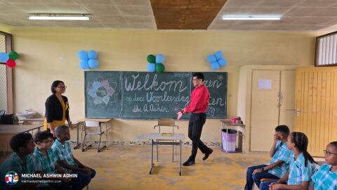 https://michaelashwinadhin.com/wp-content/uploads/2025/03/Voorleesdag-OS-Maretraite-school-Paramaribo-7-maart-2025-Michael-Ashwin-Adhin-NDP-Suriname-15.jpg