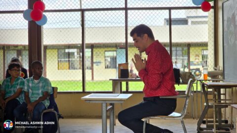 https://michaelashwinadhin.com/wp-content/uploads/2025/03/Voorleesdag-OS-Maretraite-school-Paramaribo-7-maart-2025-Michael-Ashwin-Adhin-NDP-Suriname-20.jpg