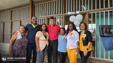 https://michaelashwinadhin.com/wp-content/uploads/2025/03/Voorleesdag-OS-Maretraite-school-Paramaribo-7-maart-2025-Michael-Ashwin-Adhin-NDP-Suriname-30.jpg