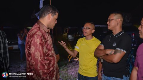 https://michaelashwinadhin.com/wp-content/uploads/2025/04/Bodo-Viering-De-Cranenweg-Lelydorp-31-03-2025-Mchael-Ashwin-Adhin-NDP-Suriname-22.jpg