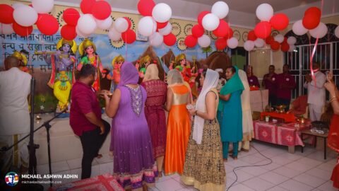 https://michaelashwinadhin.com/wp-content/uploads/2025/04/Shri-Krishna-Mandir-Maho-31-03-2025-Michael-Ashwin-Adhin-NDP-Suriname-20.jpg