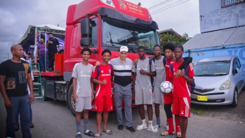 https://michaelashwinadhin.com/wp-content/uploads/2025/05/NDP-Hotspot-Paramaribo-Michael-Ashwin-Adhin-Suriname-Verkiezingen-2025-t23.jpg