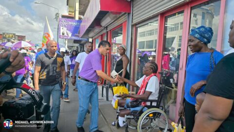 https://michaelashwinadhin.com/wp-content/uploads/2025/05/NDP-Paramaribo-Bezoek-Markt-Michael-Ashwin-Adhin-Suriname-Verkiezingen-2025-14.jpg