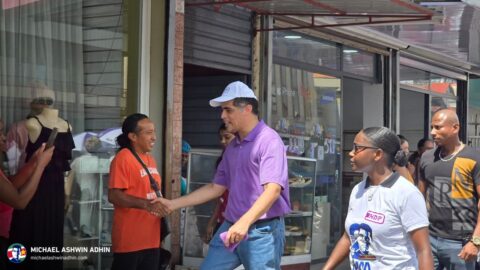 https://michaelashwinadhin.com/wp-content/uploads/2025/05/NDP-Paramaribo-Bezoek-Markt-Michael-Ashwin-Adhin-Suriname-Verkiezingen-2025-18.jpg