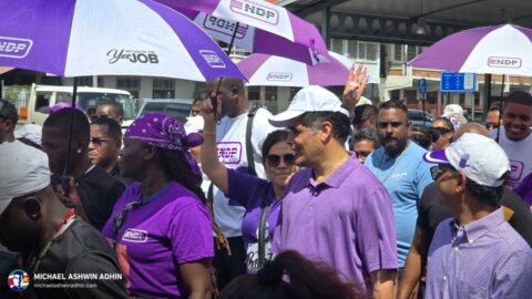 https://michaelashwinadhin.com/wp-content/uploads/2025/05/NDP-Paramaribo-Bezoek-Markt-Michael-Ashwin-Adhin-Suriname-Verkiezingen-2025-5.jpg