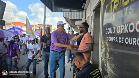 https://michaelashwinadhin.com/wp-content/uploads/2025/05/NDP-Paramaribo-Bezoek-Markt-Michael-Ashwin-Adhin-Suriname-Verkiezingen-2025-8.jpg