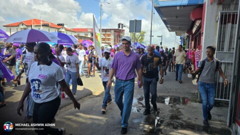 https://michaelashwinadhin.com/wp-content/uploads/2025/05/NDP-Paramaribo-Bezoek-Markt-Michael-Ashwin-Adhin-Suriname-Verkiezingen-2025-9.jpg