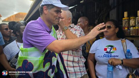 https://michaelashwinadhin.com/wp-content/uploads/2025/05/NDP-Paramaribo-Bezoek-Markt-Michael-Ashwin-Adhin-Suriname-Verkiezingen-2025-t2.jpg