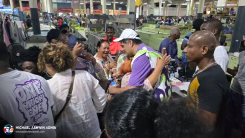 https://michaelashwinadhin.com/wp-content/uploads/2025/05/NDP-Paramaribo-Bezoek-Markt-Michael-Ashwin-Adhin-Suriname-Verkiezingen-2025-t20-1.jpg
