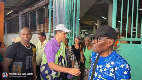 https://michaelashwinadhin.com/wp-content/uploads/2025/05/NDP-Paramaribo-Bezoek-Markt-Michael-Ashwin-Adhin-Suriname-Verkiezingen-2025-t3.jpg
