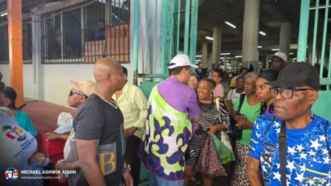 https://michaelashwinadhin.com/wp-content/uploads/2025/05/NDP-Paramaribo-Bezoek-Markt-Michael-Ashwin-Adhin-Suriname-Verkiezingen-2025-t4.jpg